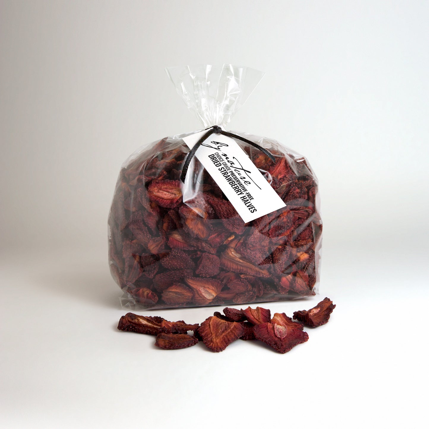 BY NATURE Dried Strawberry Halves, 500g - preservative-free.