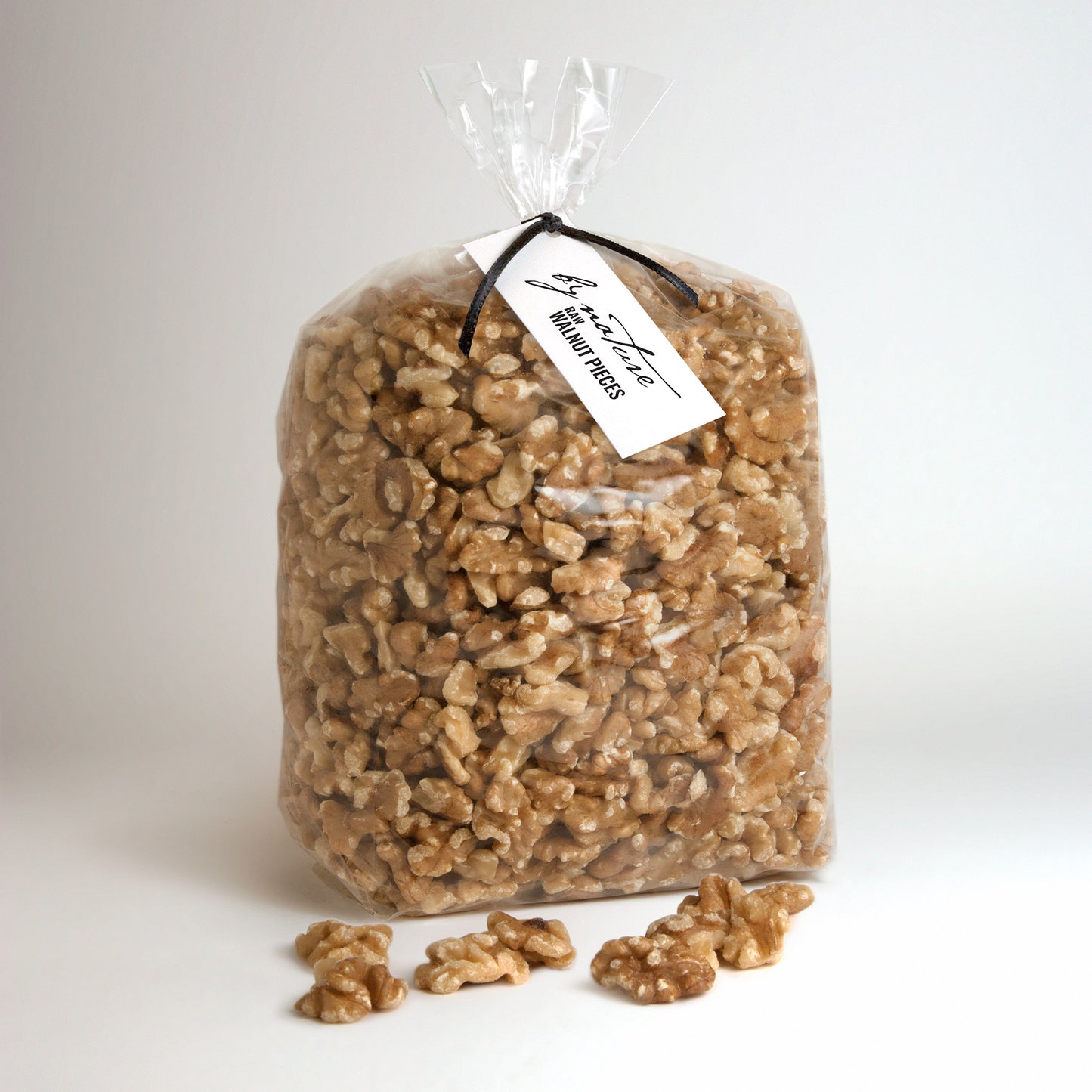 BY NATURE Walnut Pieces, 1kg - raw.